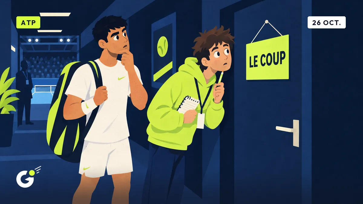 Maxime, stagiaire, l'oreille collée à une porte marquée « LE COUP » dans un couloir, à côté d'un joueur de tennis perplexe.